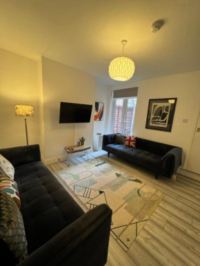 3-Bed House, Birmingham
